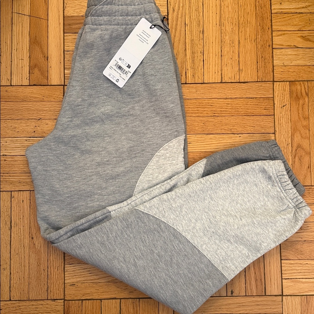 ALO Unisex Light Gray Sweatpants - Picture 9 of 12